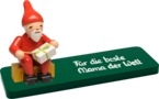 Heinzelmännchen mit Geschenk, auf Sockelplatte
