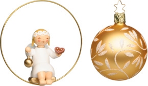 Engel im Ring mit Lebkuchenherz und Kugel; Glaskugel, gold, neu ab Herbst 2026